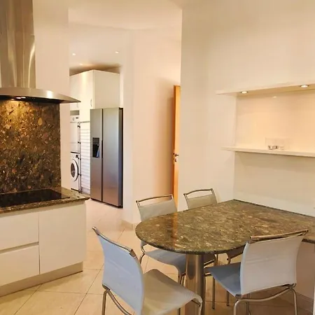 Charming House With Private Pool 펜션 Saint-Raphaël