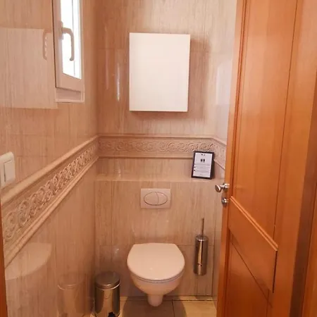 Charming House With Private Pool 펜션
