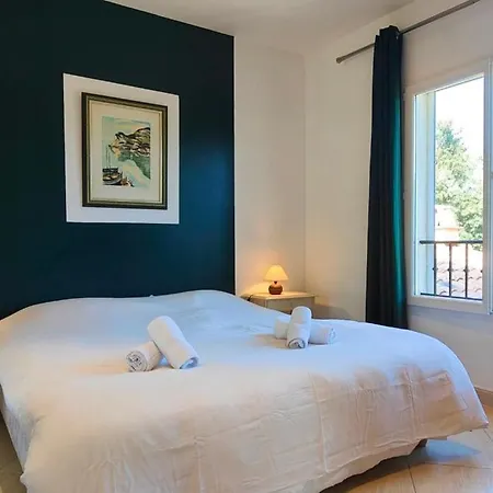 度假居 Charming House With Private Pool