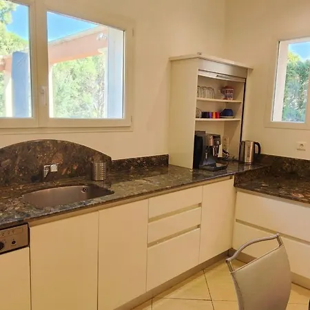 度假居 Charming House With Private Pool *