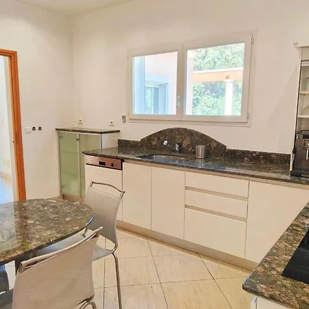 度假居 Charming House With Private Pool *